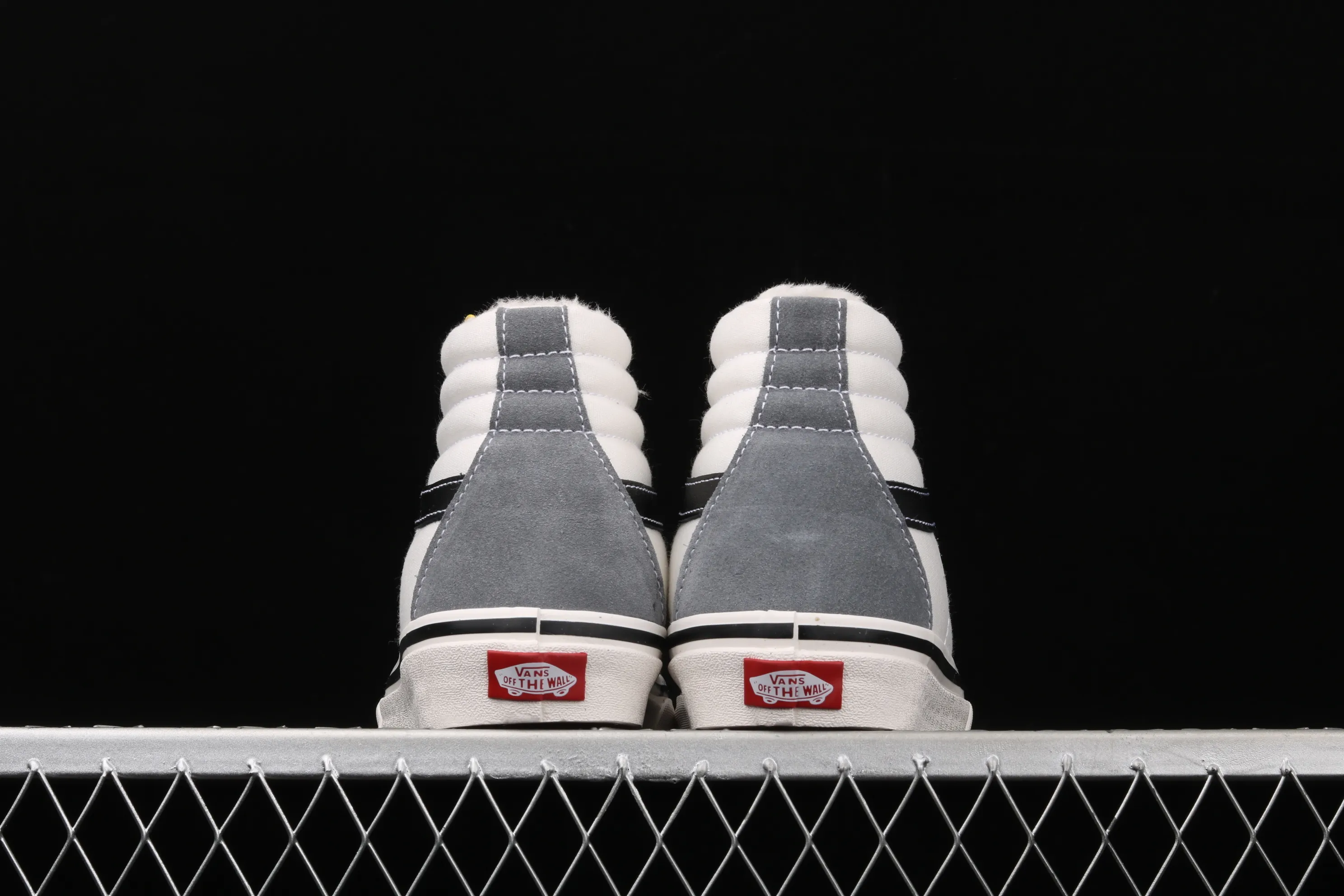 All categories Vans Vans series Vans Hi Vans high-top plus velvet Vans Sk8-Hi Anaheim autumn and winter plus velvet series high-top casual sneakers VN0A38GFUQ1